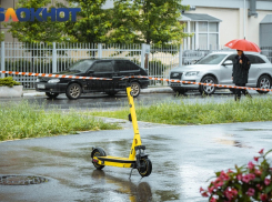 В Краснодаре завели уголовное дело после ДТП со школьницами на самокате