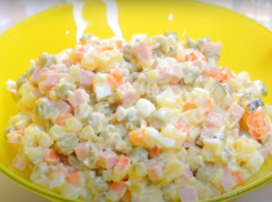 В Краснодарском крае рассказали о 5 популярных рецептах салата оливье к новогоднему столу