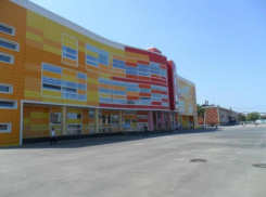 В краснодарской школе распылили газ: эвакуировали 1500 человек