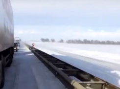 Под Армавиром водители попали в снежный плен 