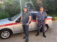 В Сочи росгвардейцы экстренно доставили в больницу мальчика, упавшего с качелей