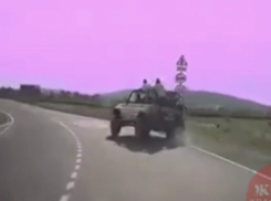 Опасное развлечение: в Анапе перевернулся джип с туристами 