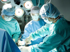 Кубанские онкологи удалили пациентке огромную 25-килограммовую опухоль 