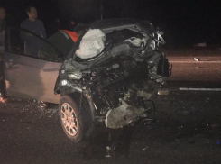 «Без шансов»: в ночной аварии на Кубани столкнулись три автомобиля
