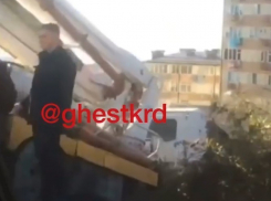  Бетононасос в Сочи вылетел с дороги и порвал газовые трубы