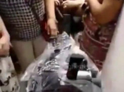 Краснодарцы устроили давку за акционными сковородками в «Магните»