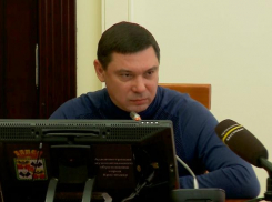 Мэр Краснодара попросил застройщиков убрать снег в городе