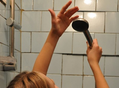  Жителей краснодарской многоэтажки предупредили об отключении горячей воды из-за нескольких должников 