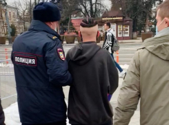 В Краснодаре задержали тиктокера Даню Милохина за нарушение антиковидных требований 