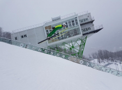 «Тренируемся за границей»: у олимпийских чемпионов из Краснодара «Сириус» отобрал два трамплина 