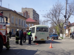 В Ейске пенсионер на «Запорожце» врезался в автобус