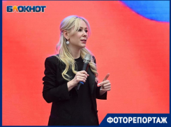 О «запрещенке», рождаемости и травле: молодежь завалила вопросами Екатерину Мизулину в Краснодаре 