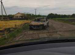 Сжёг машину и натравил сестру-блогершу: в Краснодарском крае водитель сбил парня и оставил умирать на обочине