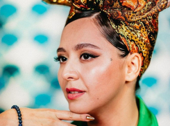 Фонд Олега Дерипаски пригласил осудившую спецоперацию Манижу на казачий фестиваль Кубани