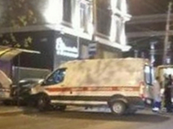 В Краснодаре произошло жуткое ДТП с участием «скорой» и иномарки