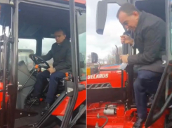 Губернатор Кондратьев посидел и оценил белорусский красный трактор 