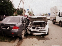  В Краснодаре пострадал водитель «Мицубиси», который врезался в «БМВ»