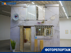 Краснодарским «фавелам» посвятили первую в Краснодаре выставку после карантина