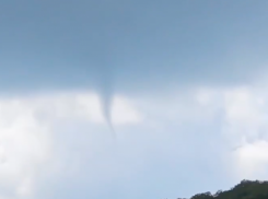 Туристов предупредили о смерчах над Чёрным морем