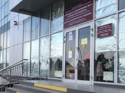 В Краснодаре на 100 тысяч человек работает в три смены единственная поликлиника