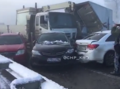 25 авто попали в крупное ДТП на трассе «М-4 Дон» под Краснодаром