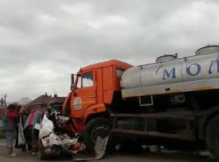  Два человека погибли в страшной аварии под Краснодаром 
