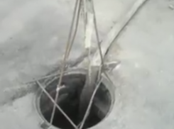 В Краснодаре отходы со стройки слили в колодец 