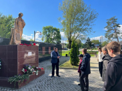 От «Скорбящей матери» до сладостей: прибывшим из новых субъектов страны детям рассказали историю Кубани