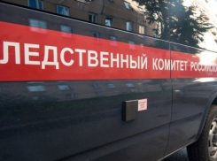 Окровавленный труп женщины нашли у обочины дороги на Кубани