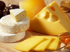 В Сочи сожгли санкционный сыр из Евросоюза 