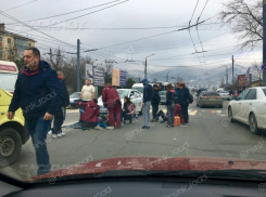 Стали известны подробности ДТП в Новороссийске: таксист на встречке сбил студенток