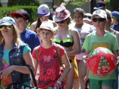 Детей почти сутки не кормили из-за задержки авиарейса