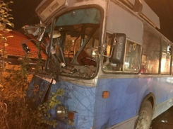 Стали известны подробности ДТП с троллейбусом, который «разворотило» на Северной в Краснодаре