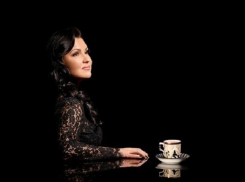 Анна Нетребко стала дизайнером чайного сервиза «Аида»