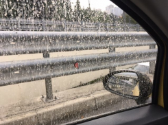 «Пыльная буря из Африки?» - в Сочи прошел цементный дождь