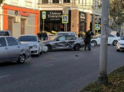 В центре Краснодара произошло массовое ДТП