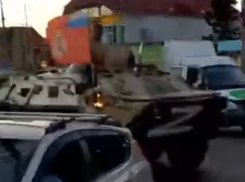 Колонна военной техники въехала в Краснодар