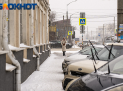 В Краснодаре продолжается расчистка улиц от снежных завалов