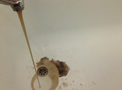 Жители Армавира просят снять с должности директора водоканала