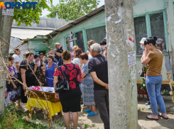 «Брат залез в холодильник без спроса»: сестра убитого в Краснодаре пятилетнего Вовы попросила лишить мать родительских прав