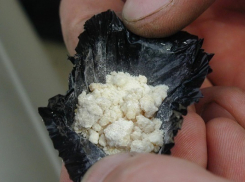 В Краснодаре мужчина съел наркотики, убегая от полицейских