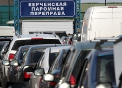 На Керченской переправе остановили движение паромов