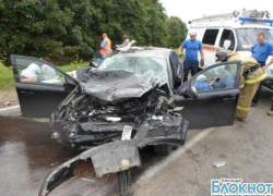 Под Краснодаром иномарка въехала в междугородный автобус