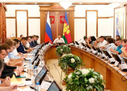 Надо решить проблемы с плотным движением по М4-Дон, - губернатор Кубани Вениамин Кондратьев