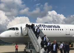  Сборная Германии по футболу приземлилась в Сочи под аккомпанемент балалаек 