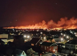  Вокруг Темрюка произошел сильный пожар на плавнях 