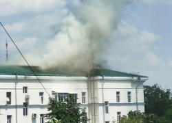 В районе ж/д вокзала в Краснодаре начался пожар
