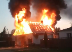 В Краснодарском крае сгорел двухэтажный жилой дом