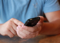 Чтобы спасти внука, бабушка передала мошеннику из Краснодара 90 тысяч рублей