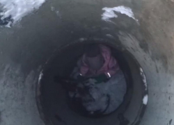 В Краснодаре завели уголовку после падения девочки в открытый люк